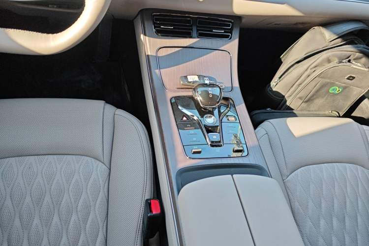 Used BYD Han 2025 EV Intelligent Driving Edition 701KM LiDAR Flagship Model
