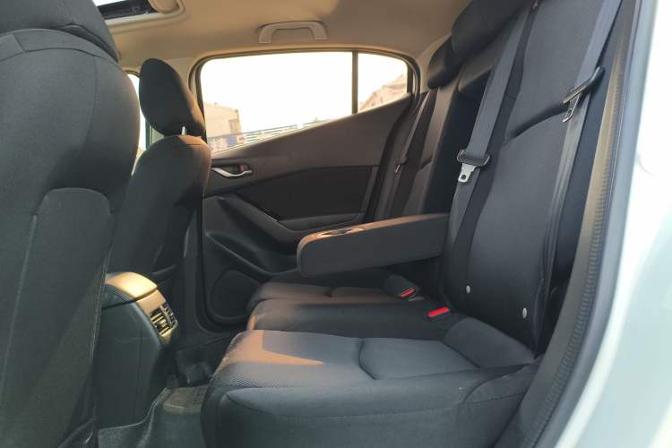 Used Mazda Mazda 3 Axela 2017 Hatchback 1.5L Automatic Luxury Model Emission Standard China V
