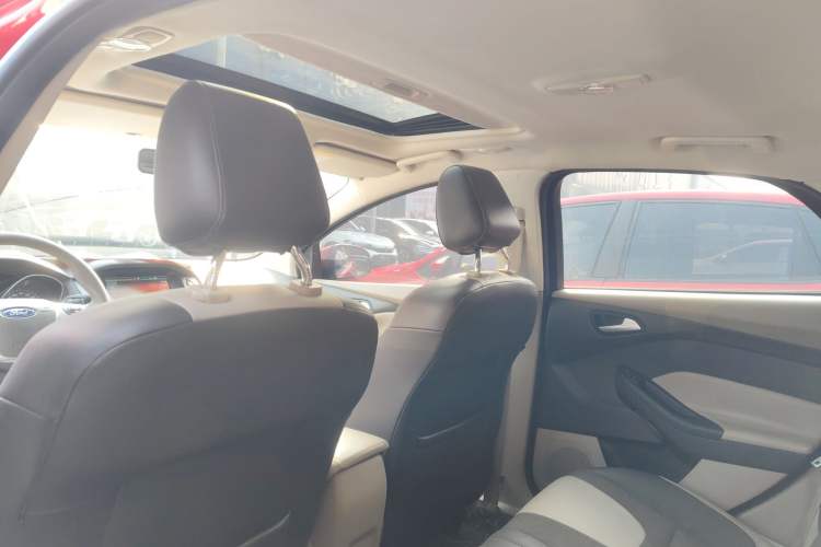 Used Ford Focus 2012 Hatchback 1.6L Automatic Fashion Edition
