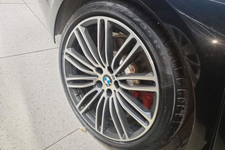 Used BMW 5 Series 2019 530Li Leading Model M Sport Package
