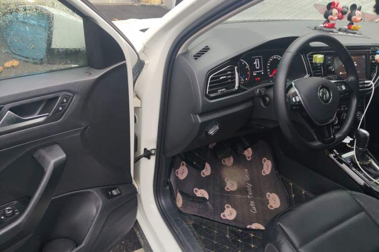 Used Volkswagen T-ROC 2019 280TSI DSG Two-Wheel Drive Comfort Version China VI Standard
