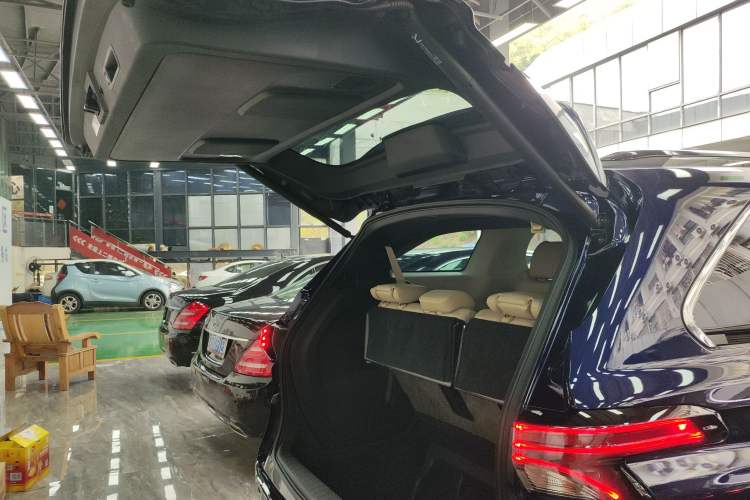 Used Toyota Sienna 2023 2.5L Hybrid Deluxe Edition
