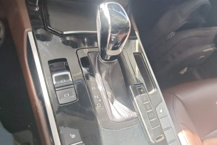 Used Wey VV7 2017 2.0T Ultra-Luxury Version
