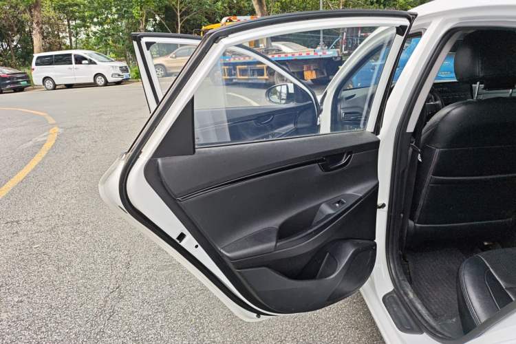 Used Hyundai Celesta 2018 1.6L Automatic GL Enjoyment Edition China VI compliant