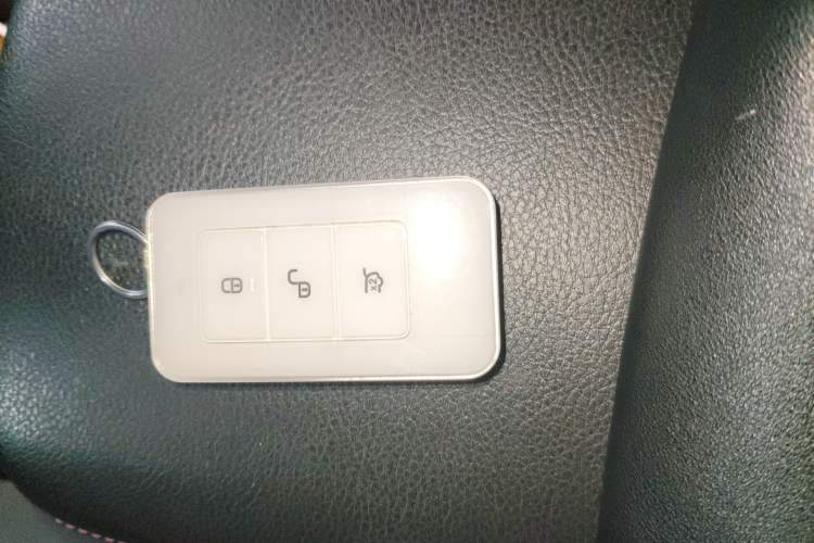 Used BYD Tang New Energy 2018 DM 2.0T All-Wheel Drive Smart Connectivity Luxury Model 7 Seats China V Emission Standard