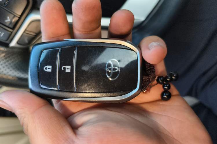 Used Toyota Highlander 2018 2.0T Four-Wheel Drive Luxury Edition 7 Seats China V Emission Standard
