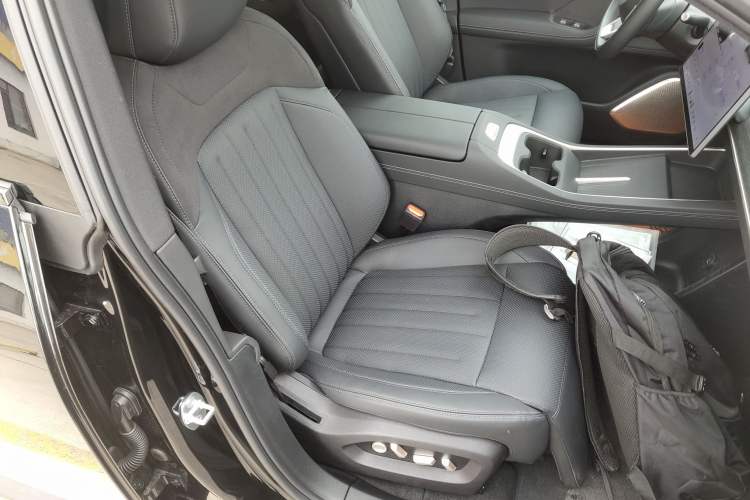 Used ONVO L60 2025 Model—60 kWh Rear-Wheel-Drive Version
