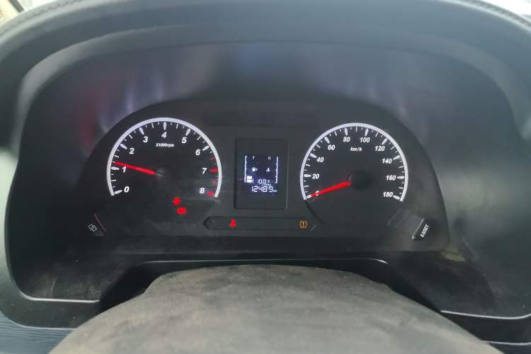 Used FORTHING Lingzhi 2023 M5 1.6L Practical Model 5 Seats