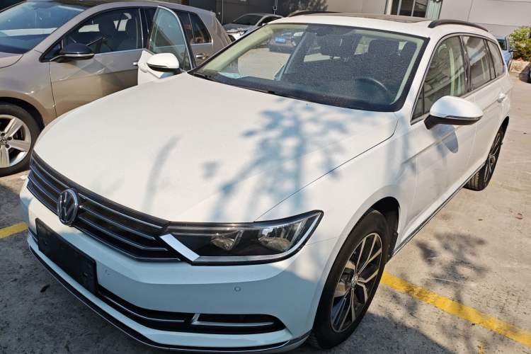 Used Volkswagen Variant 2018 380TSI Two-Wheel Drive Comfort Edition