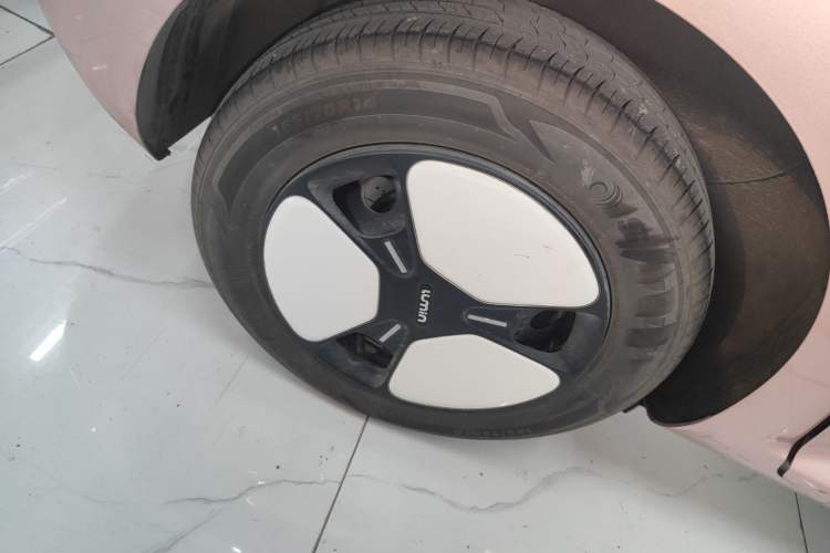 Used  Lumin 2023 301km Honey Dew Edition
