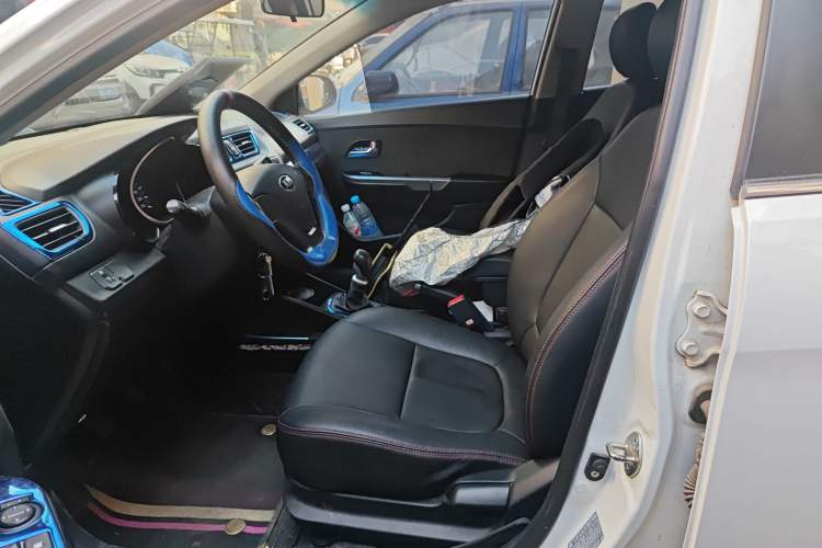 Used Kia K2 2015 Sedan 1.4L MT GLS
