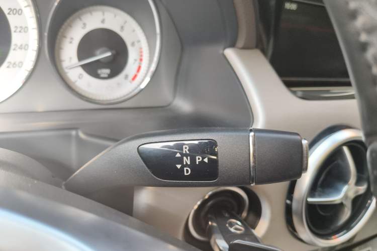 Used Mercedes-Benz GLK-Class 2015 GLK 260 4MATIC Dynamic Edition Ultimate Version
