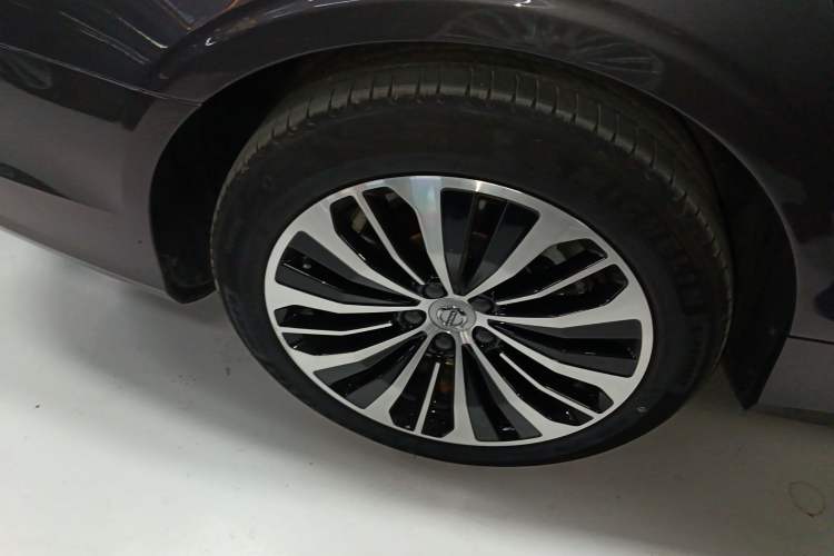 Used Volvo S90 New Energy 2023 T8 Plug-in Hybrid All-Wheel Drive Long-Range Zhiyi Luxury Edition
