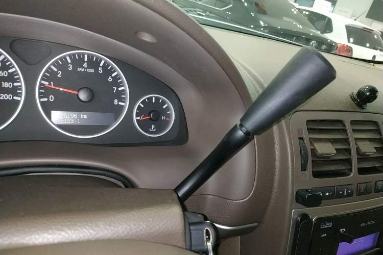 Used Buick GL8 2014 2.4L Comfort Edition
