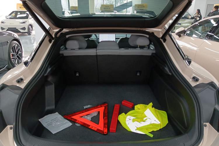 Used XPeng MONA M03 2024 620 with Ultra-Long Range
