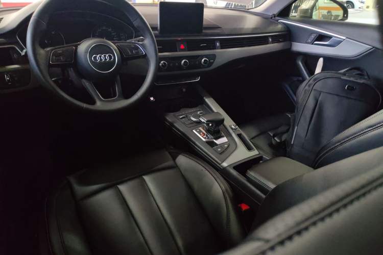 Used Audi A4L 2018 30th Anniversary Edition 40 TFSI Trendy Model
