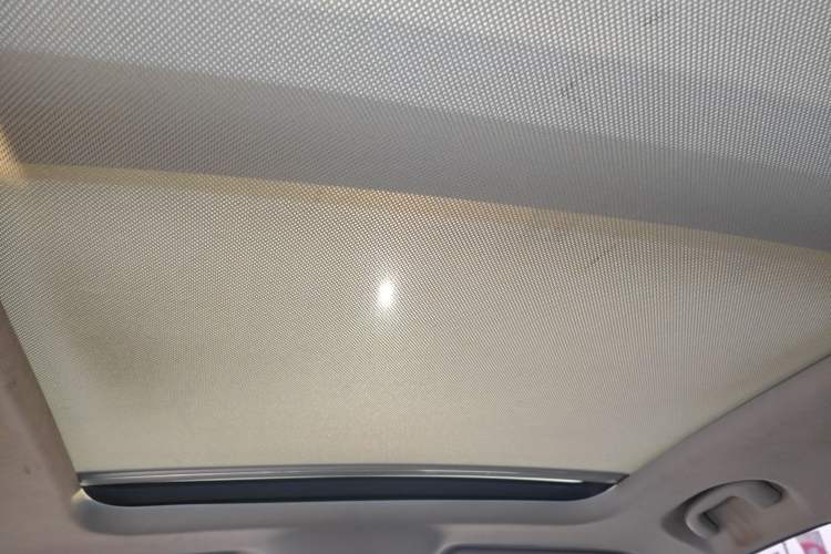 Used Roewe RX5 2019 20T Two-Wheel Drive Manual 4G Connect Platinum Edition
