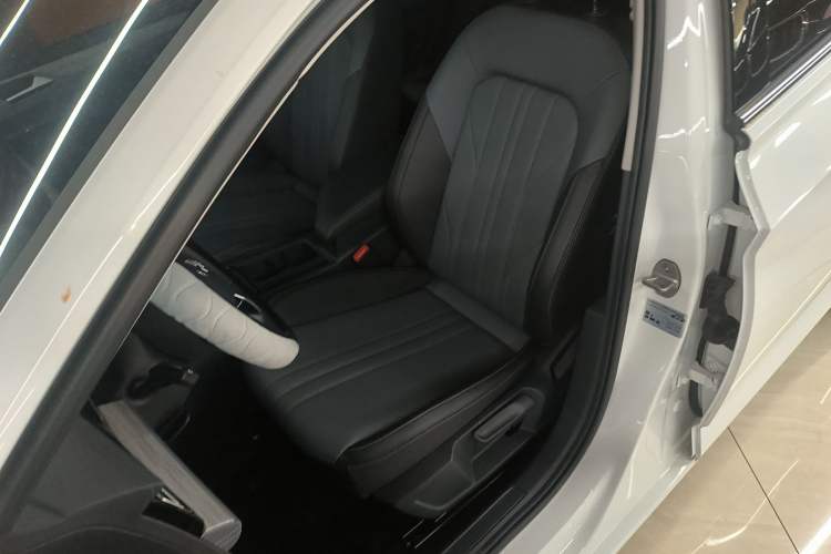 Used Volkswagen Sagitar 2026 Model 30 Million Units Selected 300TSI DSG Surpassing Edition
