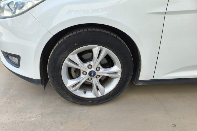 Used Ford Focus 2015 Sedan 1.6L Automatic Comfort Model
