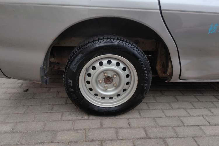 Used FORTHING Lingzhi 2015 V3 1.5L 7-Seater Luxury Model
