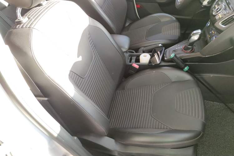 Used Ford Focus 2018 Hatchback Classic 1.6L Automatic Trendy SmartDrive Edition
