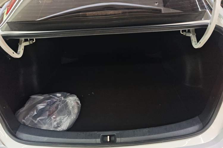 Used Toyota Corolla 2021 Dual-Motor 1.8L E-CVT Elite Edition
