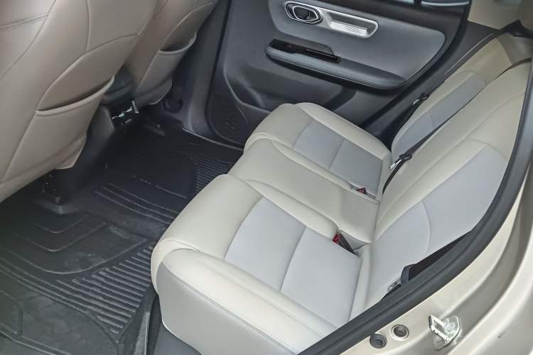 Used AION Y 2023 Younger
