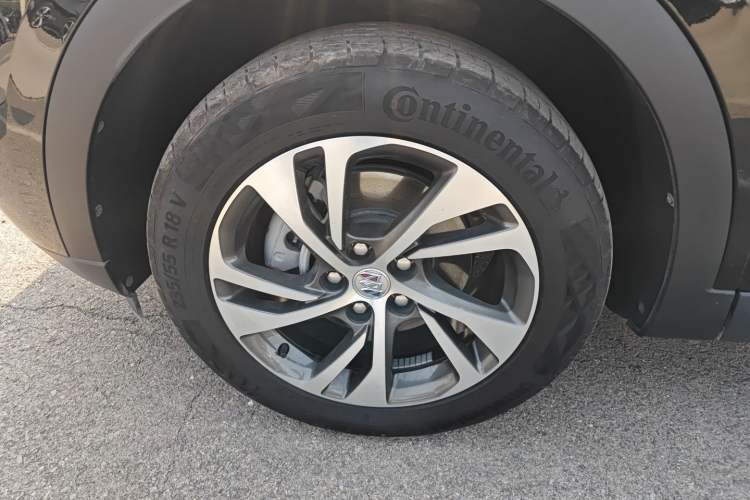 Used Buick Envision 2022 Facelift Encore S 652T Two-Wheel-Drive Luxury Model
