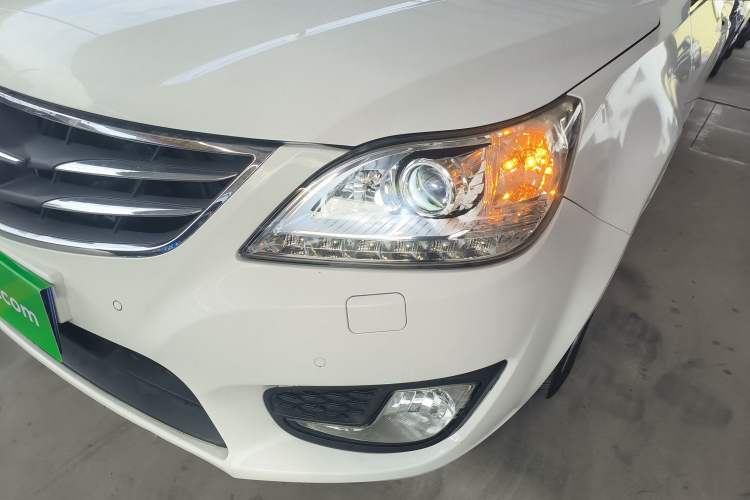 Used Haima M8 2014 2.0L Automatic Luxury Version
