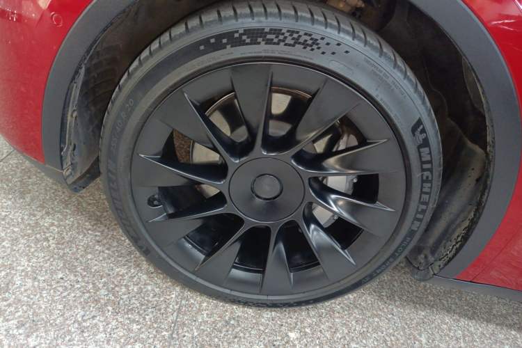 Used Tesla Model Y 2021 Long-Range All-Wheel-Drive Version
