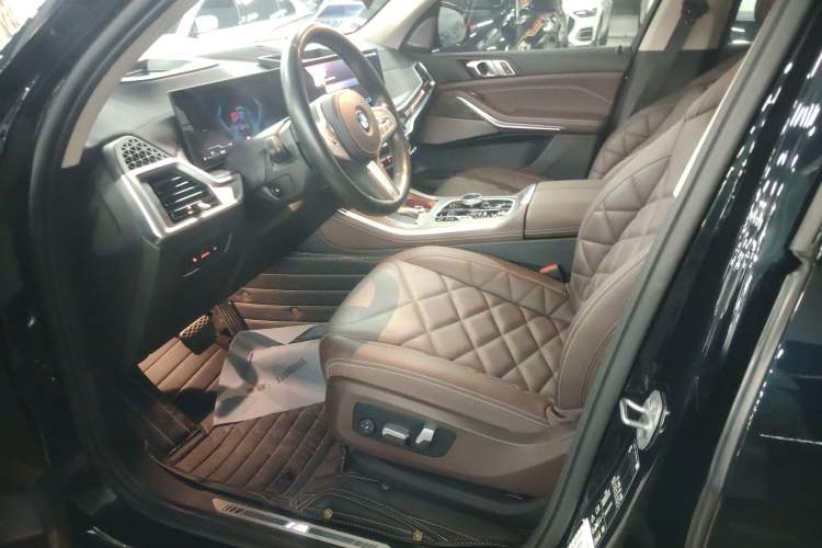 Used BMW X5 2023 xDrive 30Li Luxury M Sport Night Edition Package
