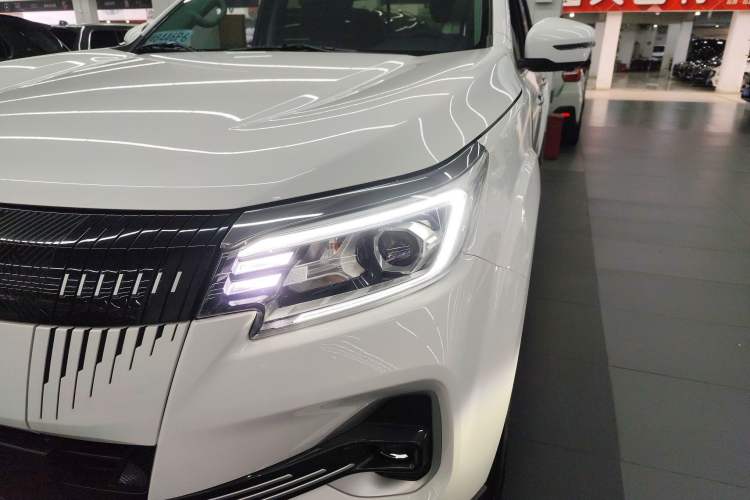 Used Dongfeng Ruichi 7 
