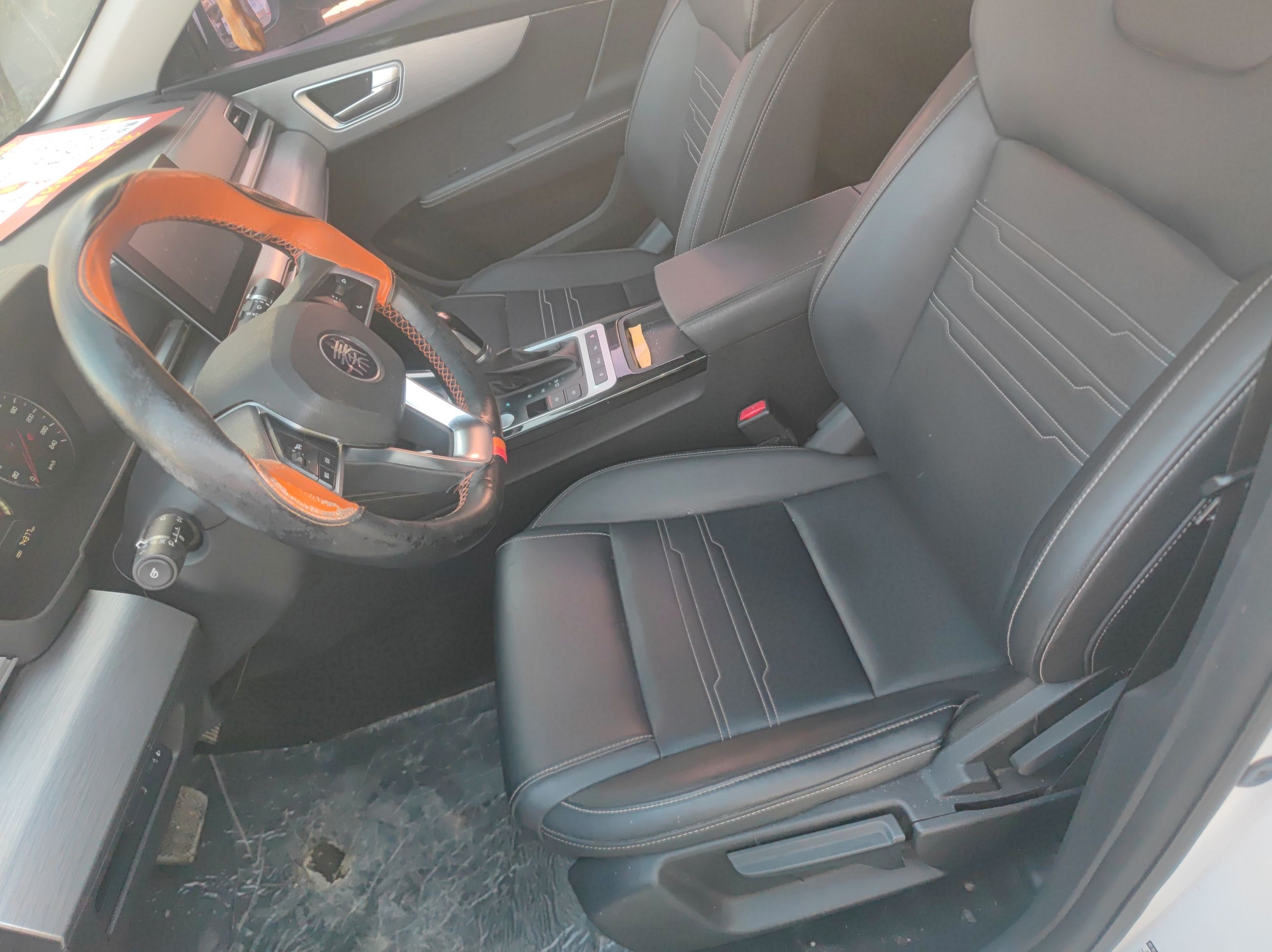 Переднее сиденье в автомобиле