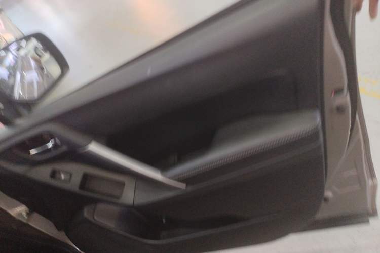 Used Subaru Forester 2015 2.5i Special Edition Commemorative Model
