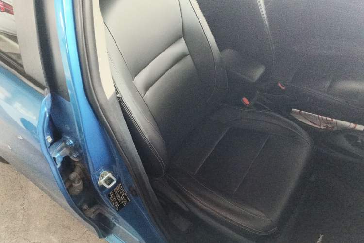 Used Toyota YARiS L 2019 1.5E CVT Dynamic Edition China VI compliant
