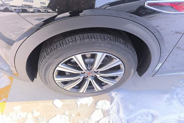 Used Hongqi HS7 PHEV 2025 Model 2.0T PHEV Four-Wheel Drive 2 Million Units Commemorative Edition 6-Seater