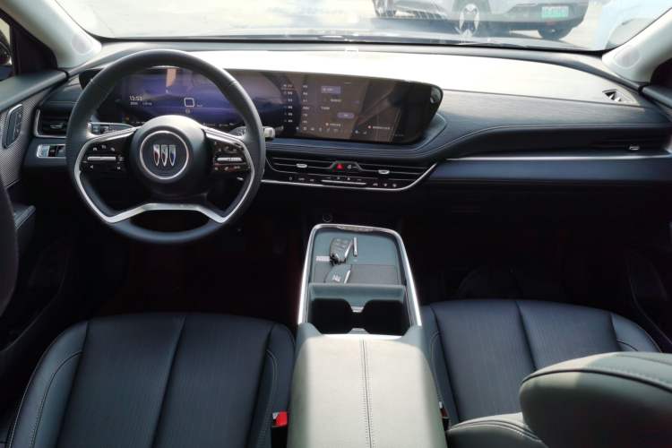 Used Buick LaCrosse 2025 28T Platinum Edition
