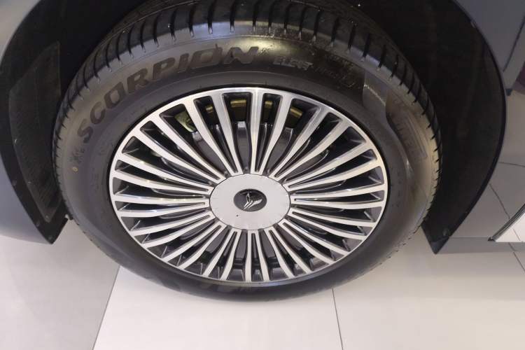 Used VOYAH Dream 2025 PHEV Four-Wheel-Drive Flagship Kunpeng Edition