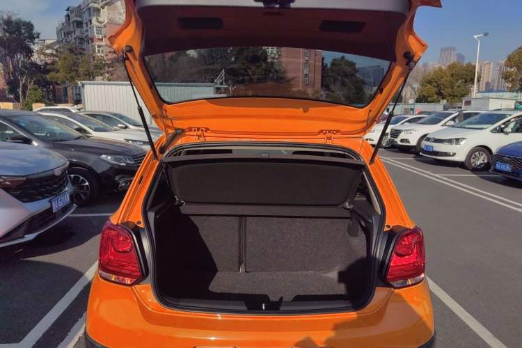 Used Volkswagen Polo 2012 1.6L Cross Polo Automatic Transmission