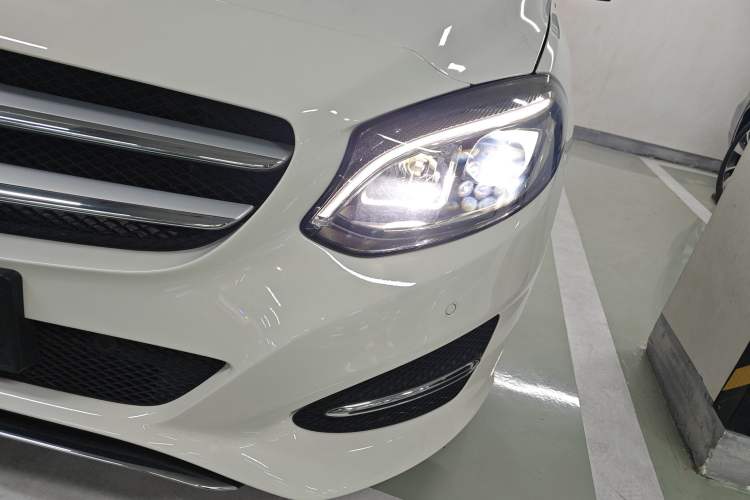 Used Mercedes-Benz B-Class 2016 B 200 Exclusive Edition
