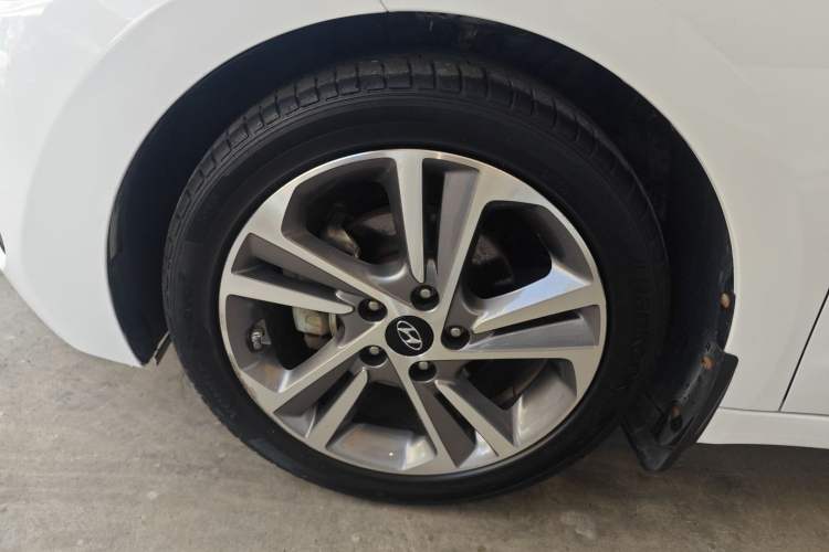 Used Hyundai Elantra 2016 1.6L Automatic ZhiXuan – Elite Version
