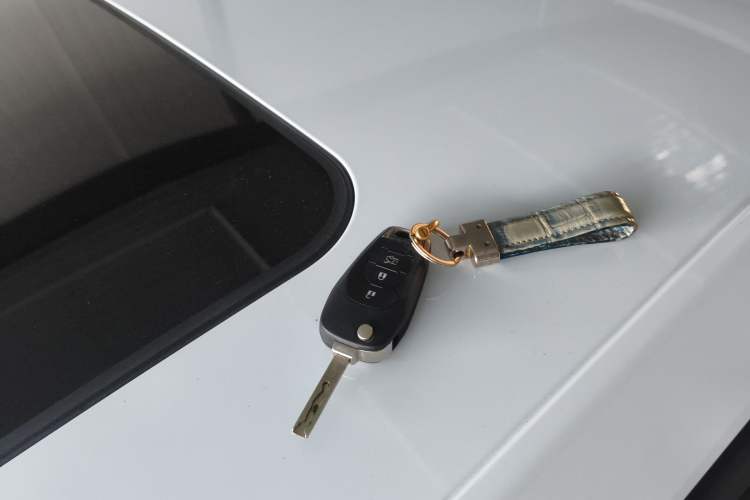 Used Chevrolet Cruze 2017 1.5L Automatic Pioneer Sunroof Edition
