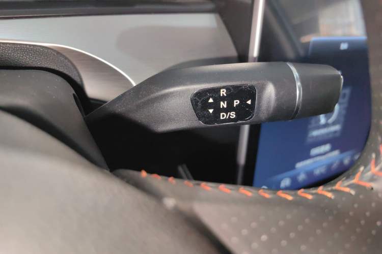 Used NETA V 2021 Long-Range Entertainment Edition Upgrade Model
