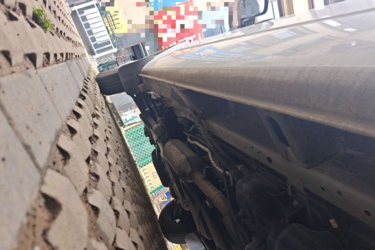 Used SAIC MAXUS Xintu V80 2021 2.0T Manual Classic City Delivery King Short Wheelbase Mid-Roof Design 3 Seats
