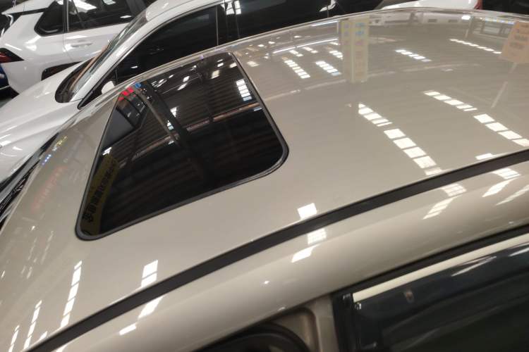 Used Roewe 360 2015 20T TST Deluxe Edition