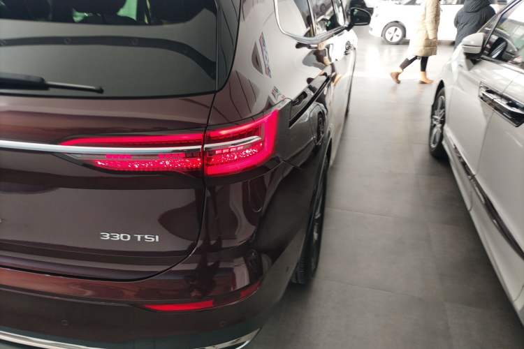 Used Volkswagen Viloran 2023 330TSI Luxury Edition
