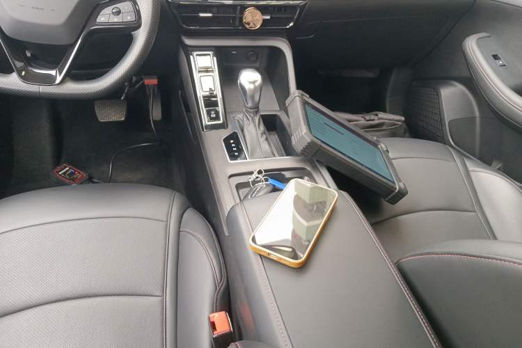 Used Roewe i5 2024 1.5L CVT Luxury Edition
