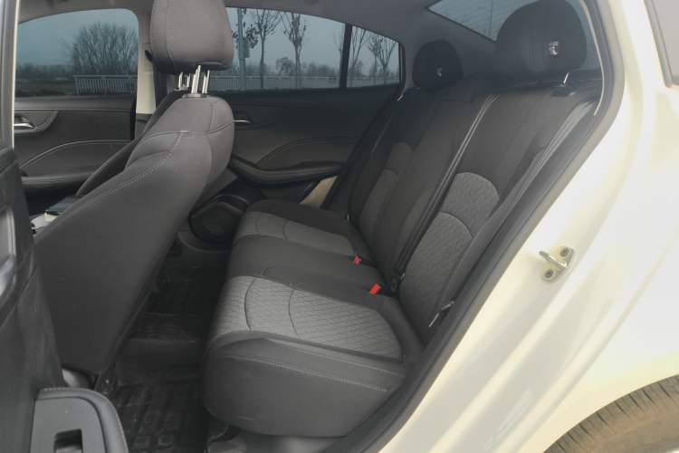 Used Roewe i5 2023 1.5L Manual Comfort Edition
