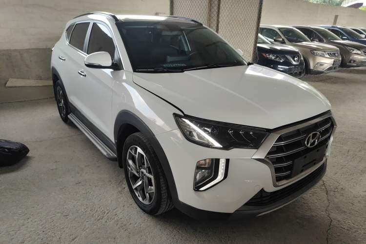 Used Hyundai Tucson 2019 280TGDi Dual-Clutch Two-Wheel Drive Fashion Edition China VI Standard
