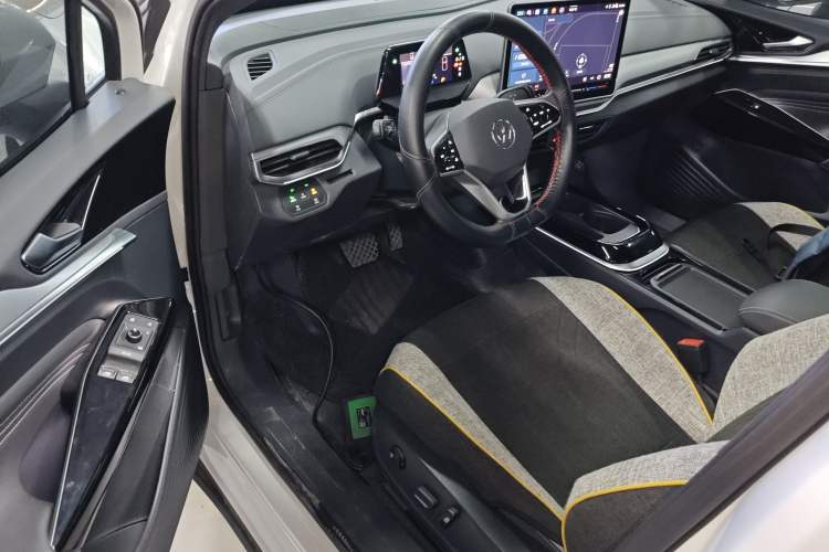 Used Volkswagen ID.4 CROZZ 2025 Pure Edition
